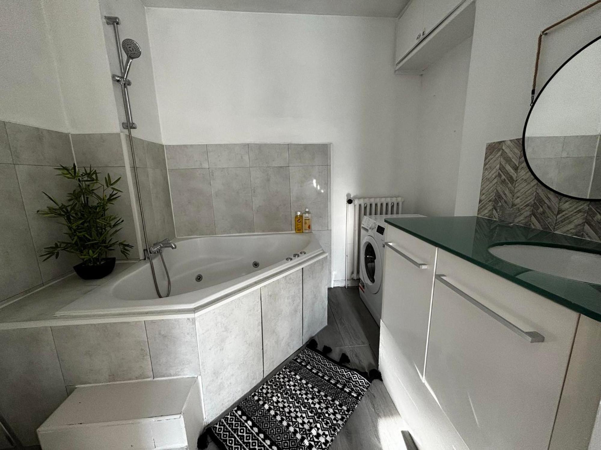 Appartement Hypercentre A 2 Min Du Lac アヌシー エクステリア 写真